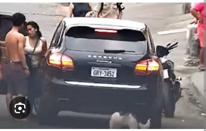 gabiguerreroi's tweet image. Entraron por la fuerza a Segura EP para confiscar los únicos ojos que tuvieron el valor de mostrar lo que realmente pasó con los niños de las Malvinas y el caso Porsche.

No podemos normalizar que se incendie una ciudad para tomarse una Alcaldía. Ecuador no es la hacienda de