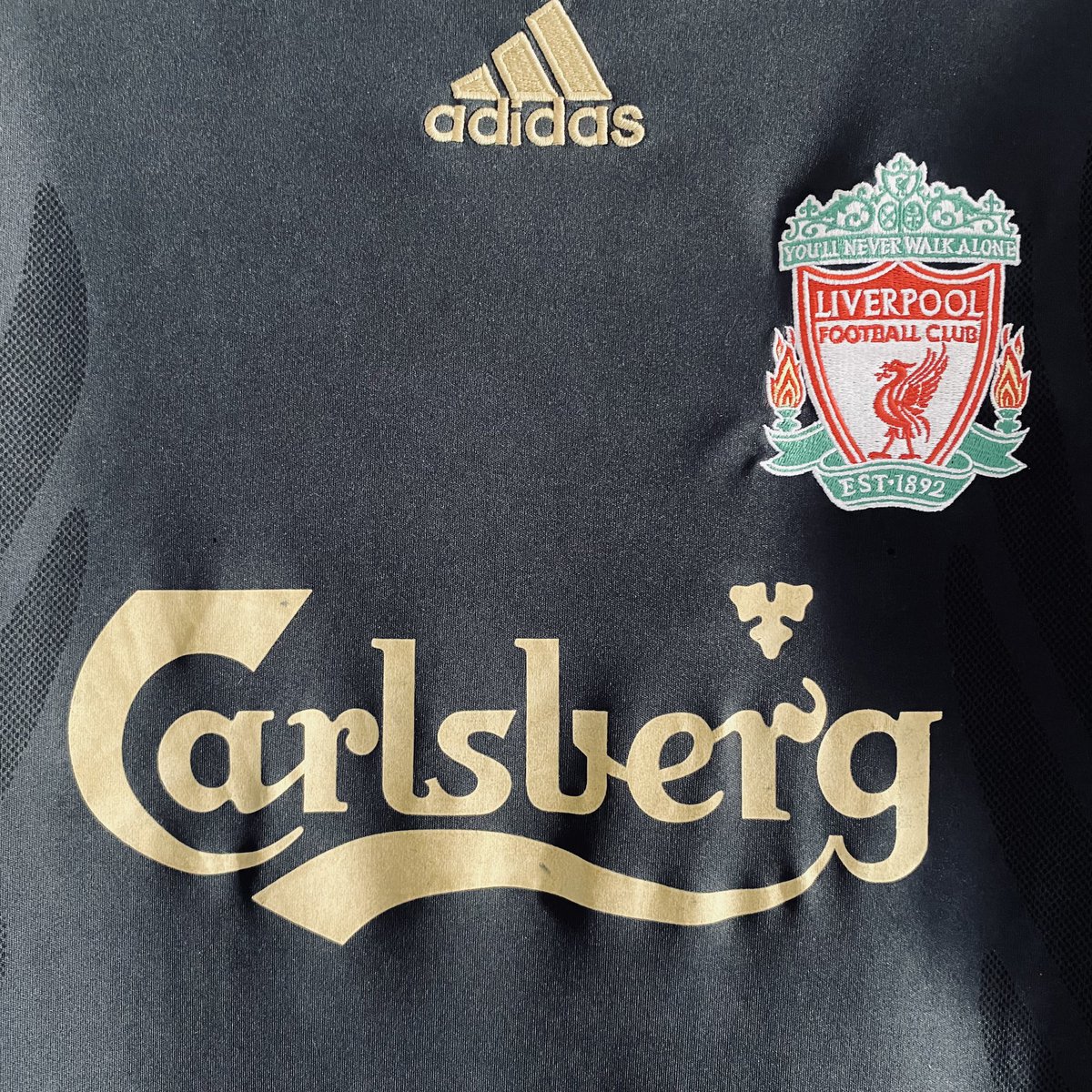 NgLelang's tweet image. #f7
LFC away 2009
size S 50x75cm
very good
nns rmk
sponsor crack halus
ada pin hole dekat logo(foto)

#bestoffer #lelang #auction #nganulelang #jersey4sale #original #official #shirt #kaosbola #bajubola #sportswear #lfc #liverpool