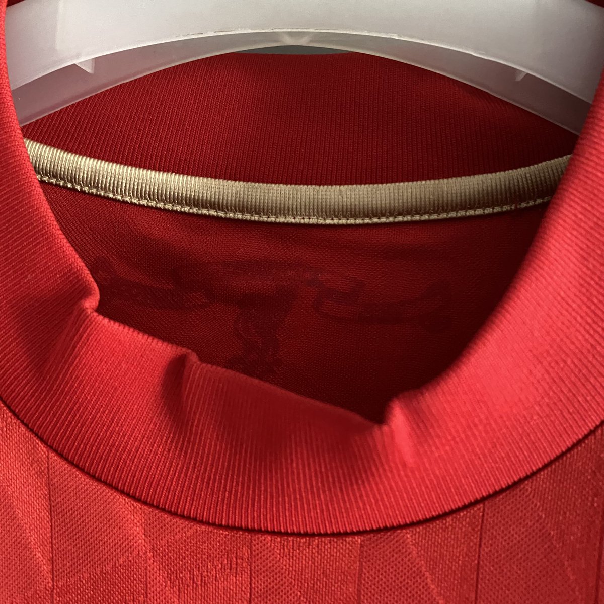 NgLelang's tweet image. #f6
LFC home 2010
Size M 52x74cm
very good
nns sponsor rmk
lem agak lepas

#bestoffer #lelang #auction #nganulelang #jersey4sale #original #official #shirt #kaosbola #bajubola #sportswear #lfc #liverpool
