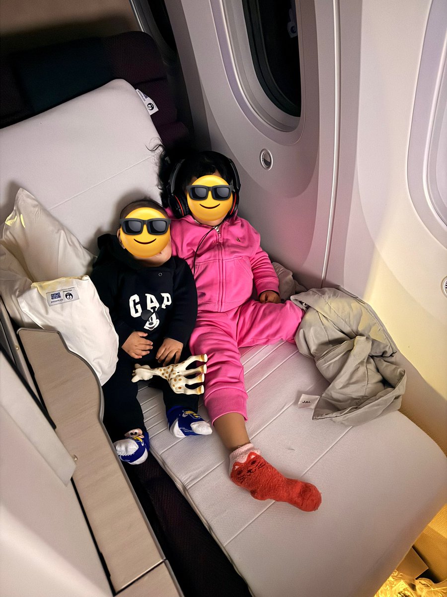 THE SILVERBACK tweet media