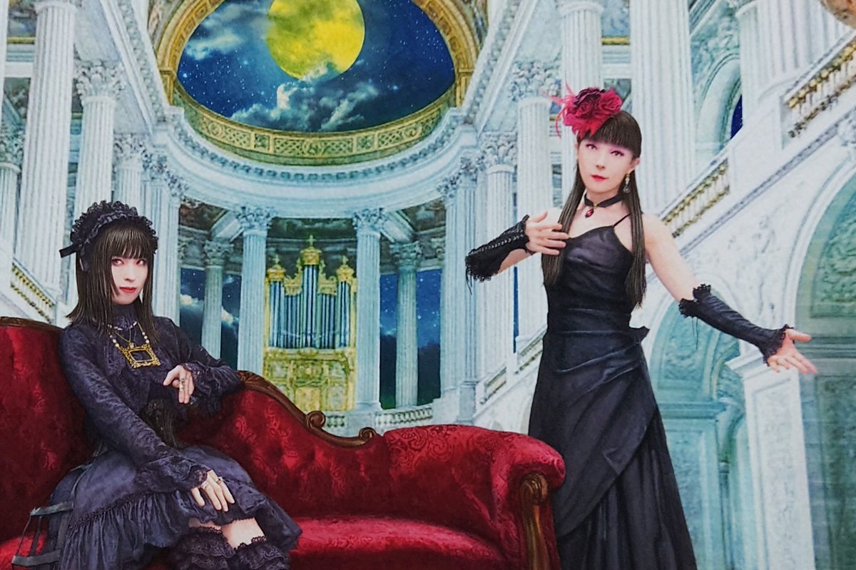 ToruNogawa's tweet photo. 過日、Gallery Zaroffさんで開催中の『THE GHOST OPERA』展に在廊しました。
同時開催の『massaging capsule小個展 幽霊花の窓』と『栁原翔個展-Noah-』も観てきました。
massaging capsule様はこれ迄に拙作で素敵な衣装作品でお世話になってます。
栁原翔様のハイブリッドな詩の表現に感心しました。 https://t.co/CgR7miN3G2