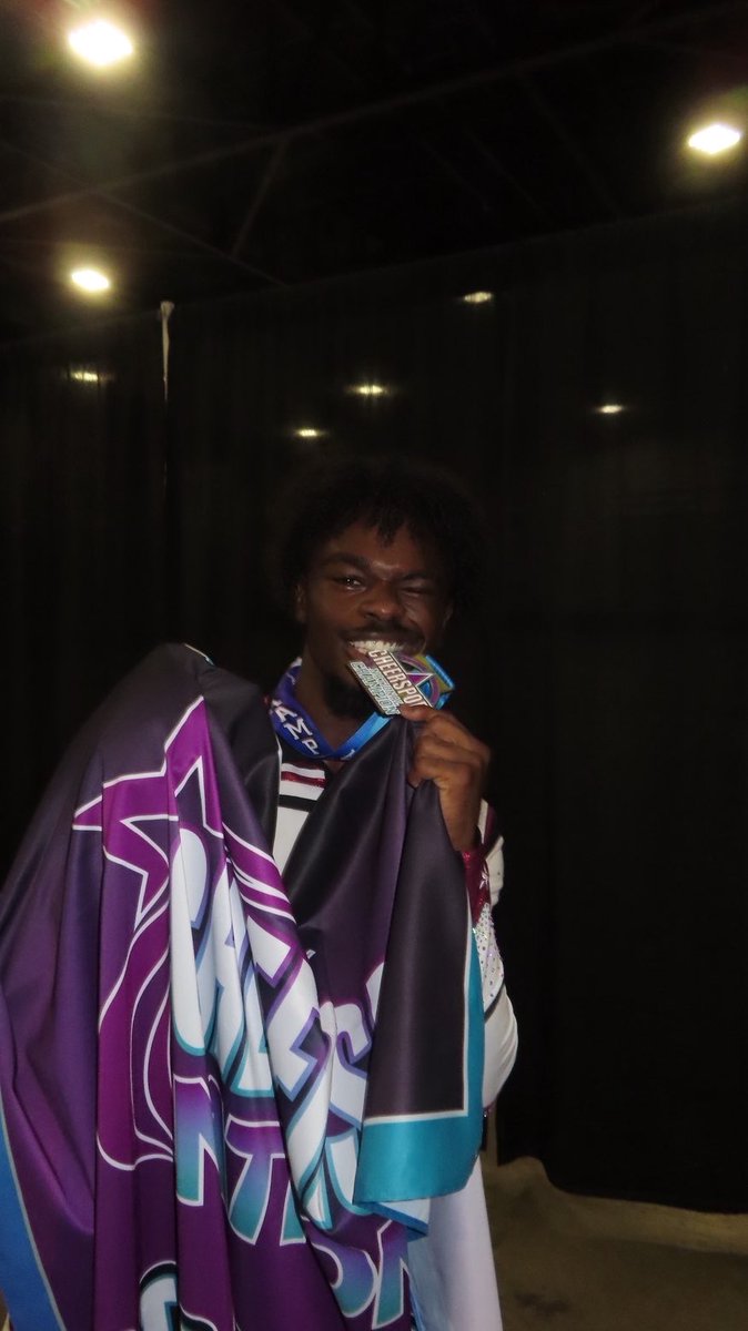 zayflipzz's tweet image. i tried to tell yall.. DADDYS HOME😉 #tglc #CHEERSPORTCHAMPS #weback