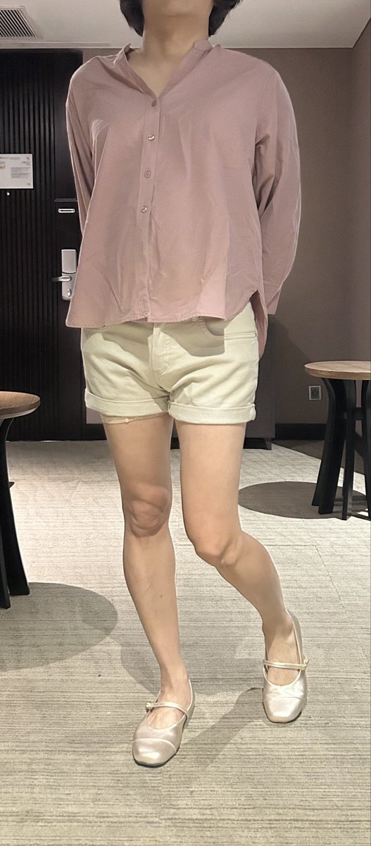 omsmlui's tweet photo. If I keep dressing like a girl, it’s inevitable that one day I’ll get fucked like one. This feeling truly terrifies me, yet I can’t help but crave it.  如果我继续穿得像个女孩，总有一天会像女孩一样被粗暴对待。这种感觉简直让我害怕，却又让人忍不住心生渴望。 https://t.co/guxHK5s9Wt