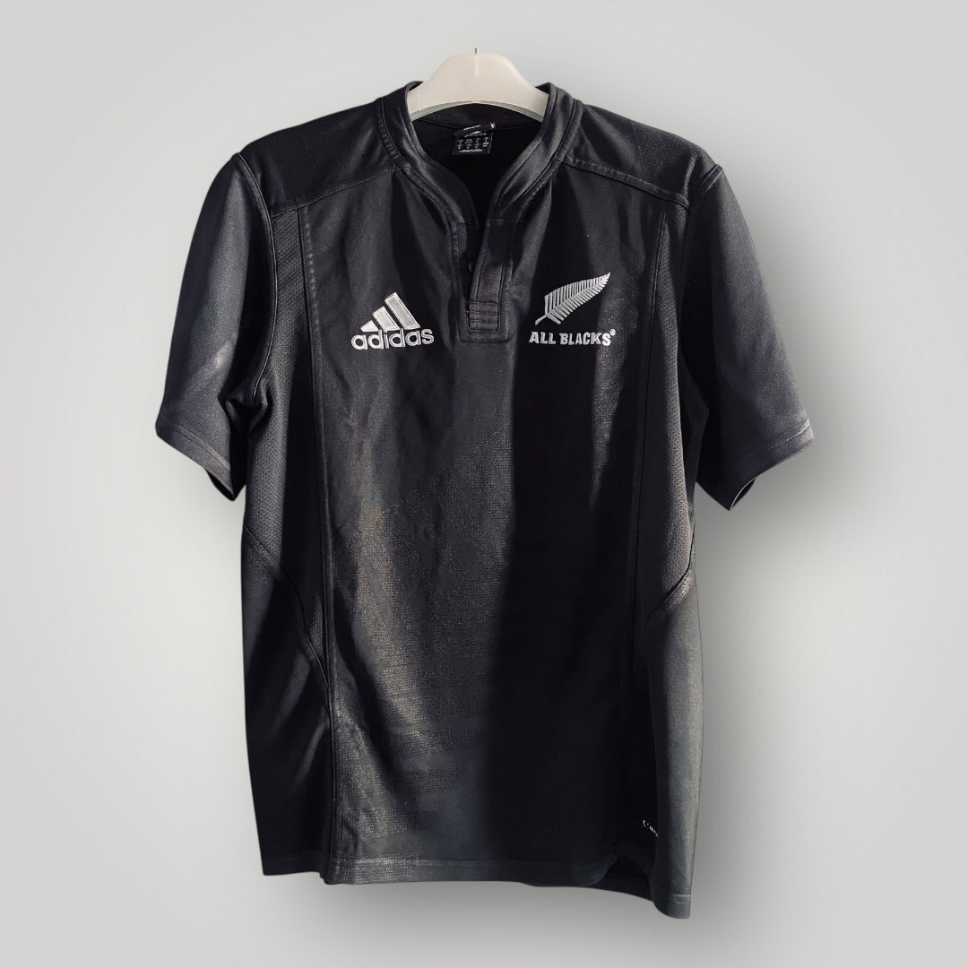 NgLelang's tweet image. #f10
New Zealand shirt
Size S 50x70cm
Mint

#bestoffer #lelang #auction #nganulelang #jersey4sale #original #official #jersey #shirt #kaosbola #bajubola #newzealand