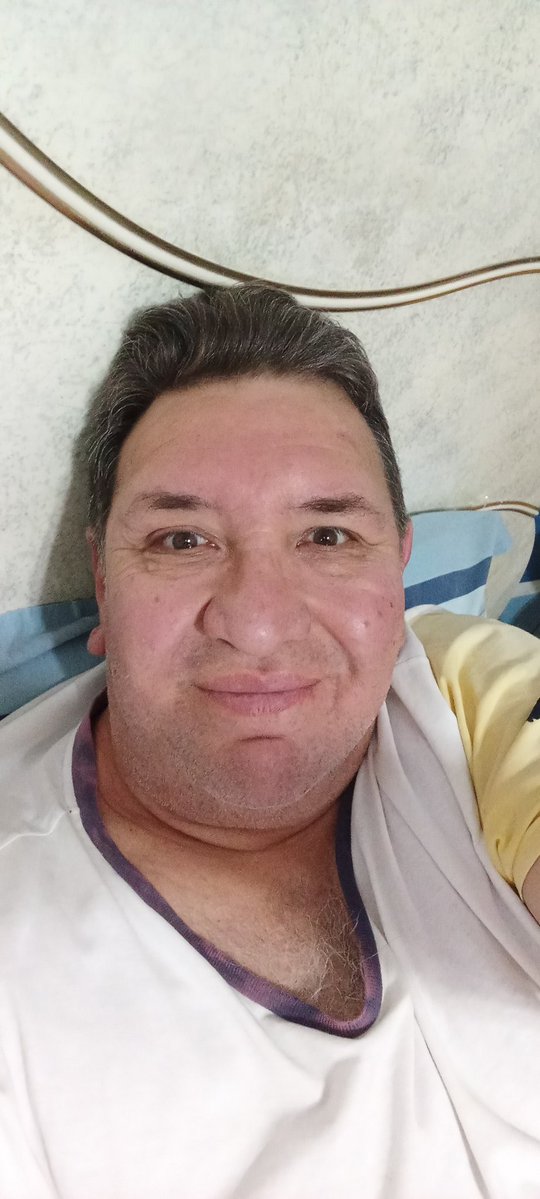 Con toda confianza pueden conocerme haciéndome sus preguntas acerca de mi persona. ¿Qué desean saber de mí? ¿Desean verme totalmente desnudo o vestido? Con toda confianza les contesto a todas sus preguntas y les mando cualquier foto de mí.