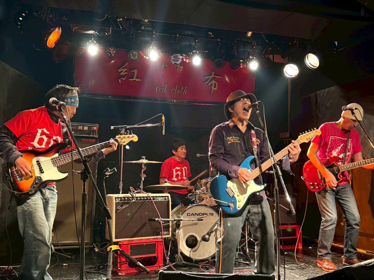 久々のレッドクロスライブ楽しかった！
昼間やるのも新鮮だたね🤪
夜の部は2人ピーズと騒音寺だったけど観れずにすぐ帰ったよ！ギリギリあびさんにだけ会えました🎸
次の東京🗼ライブは4月19日新宿レッドクロスだよ！