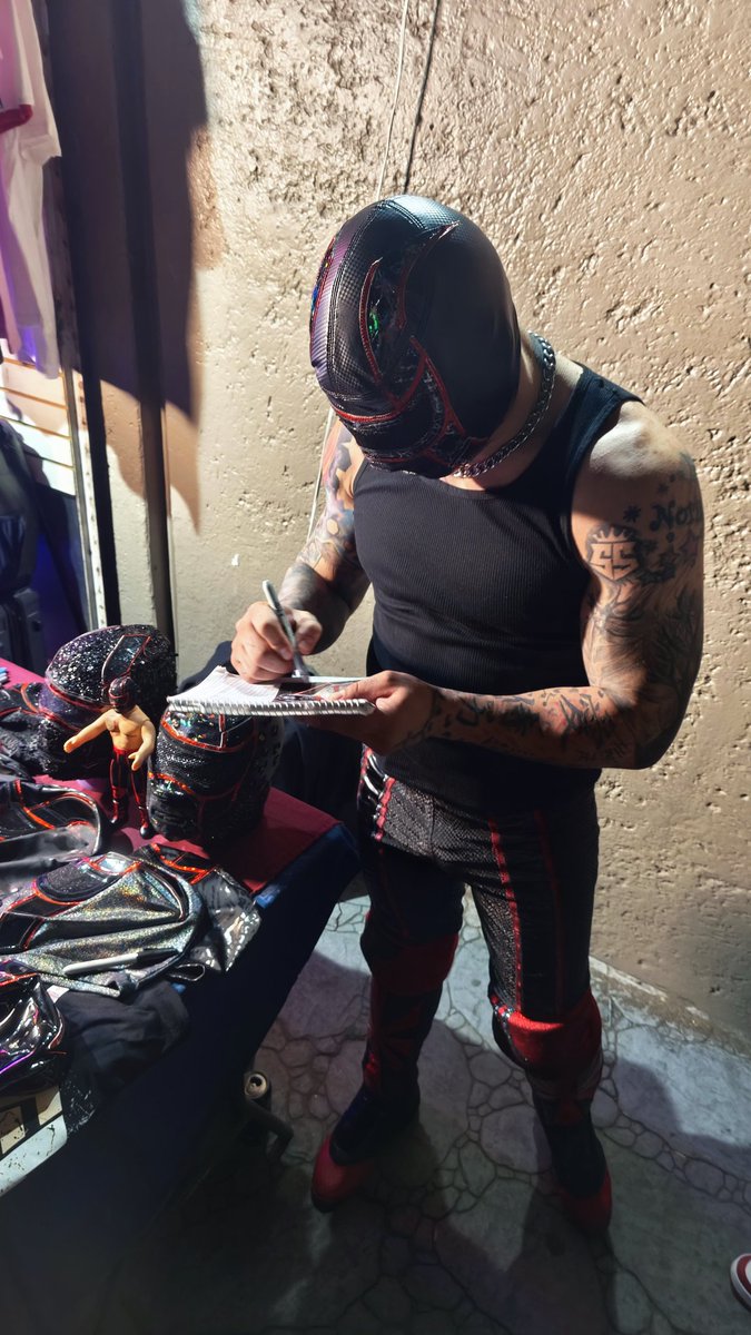 Run07Wrestling's tweet image. Con el ganador de la noche, 
Gracias @AewClon !!
#AEW 
#DCF