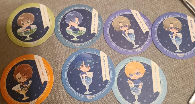 まほやくHUBコラボめちゃくちゃ楽しかったよ～お酒も美味しかったけど(あれなんぼでも飲める)メニューが美味しすぎた…グラタンとパスタ食べたよ～コースターもアクスタもほしいもの手に入ってよかった!