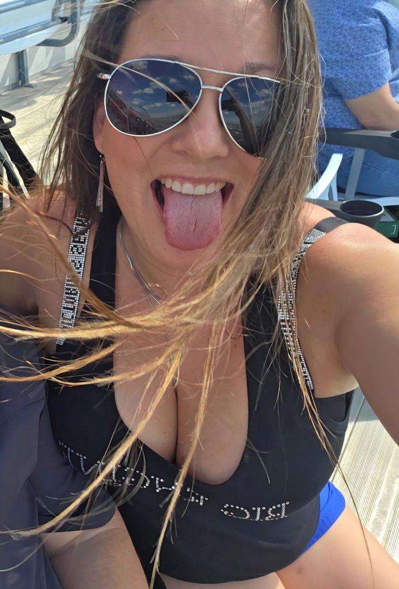 Taylor-Mae tweet media