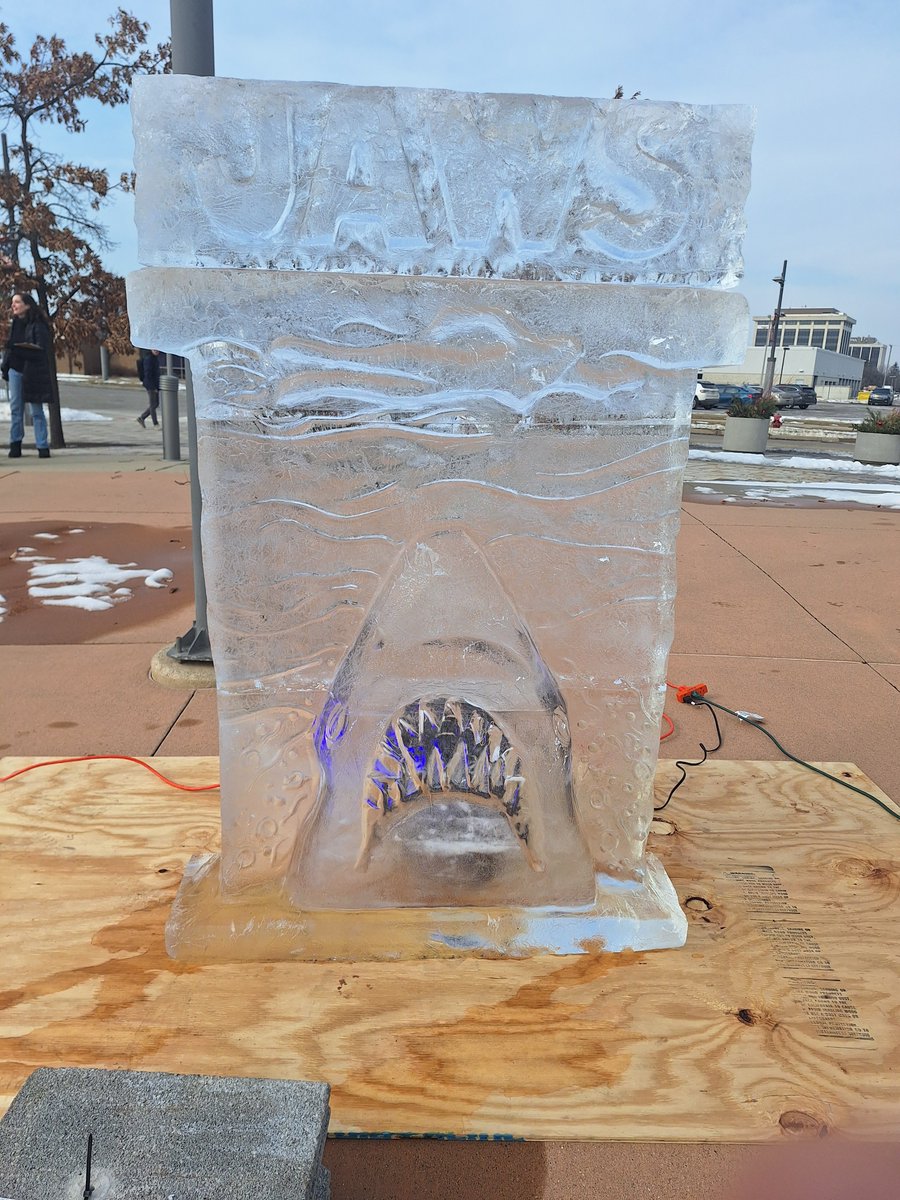 JMVanHornAuthor's tweet photo. Checked out a new Winterfest in Warren this past weekend. Small event but had some interesting ice sculptures and a snowman with eyebrows. 🧐

#Winterfest #jaws #icesculpture #Snowman https://t.co/gLnaAfr8Mu