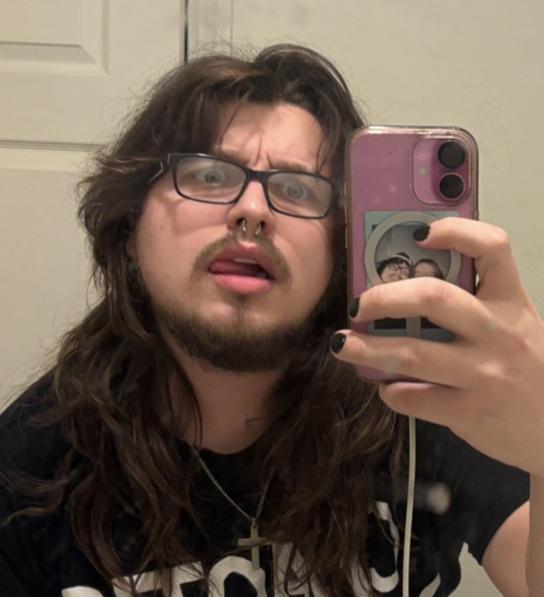 AverysAvi's tweet photo. they’re calling him “the internet’s new favorite white boy” https://t.co/aKyeALfRe2