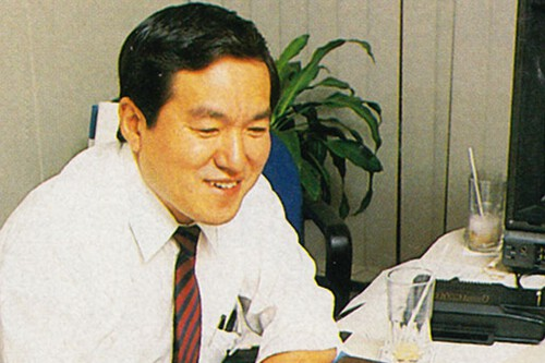 Nesteandomx's tweet photo. Hoy fue un día triste para quienes somos de la vieja escuela, falleció Hideki Sato el exprecidente y diseñador de consolas de @SEGA descansa en paz maestro. 😭😭 https://t.co/EXScvqgaj4