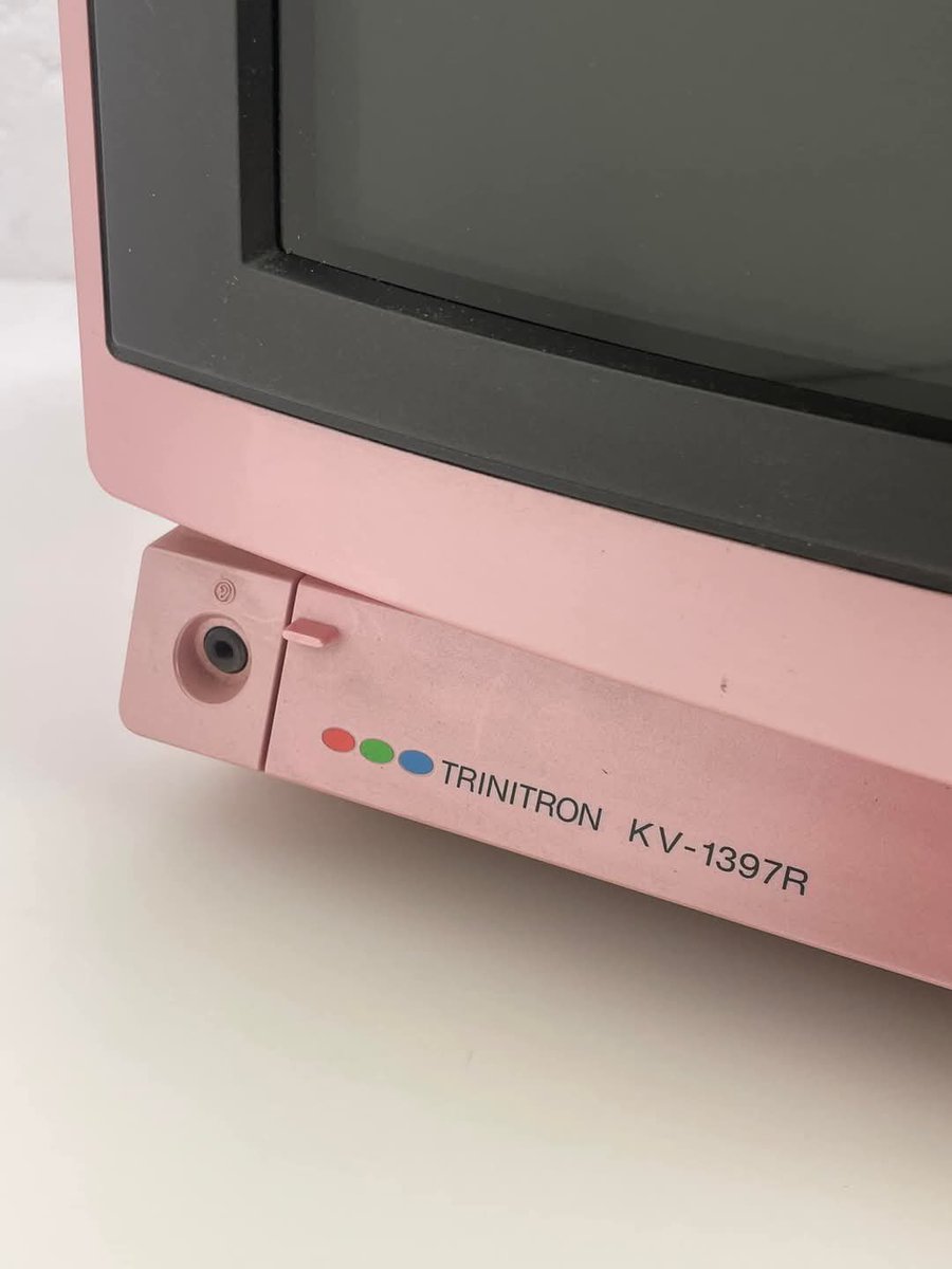 ComputerLove_'s tweet image. Pink Sony Trinitron