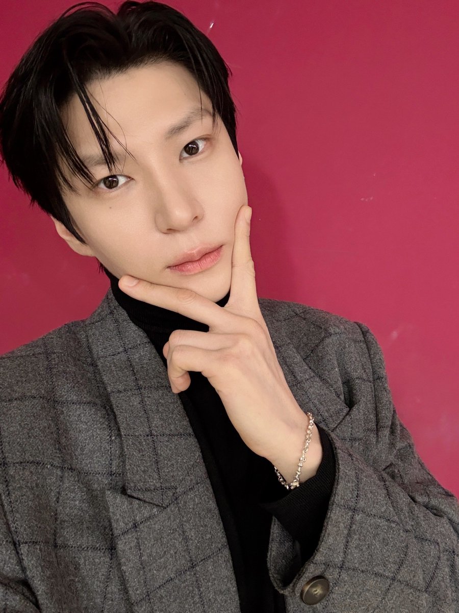 맛있는 음식 많이 드시고
소중한 사람들과 함께 행복한 시간 보내세요❤️
새해 복 많이 받으세요!

📌 instagram.com/p/DUzSArXgXie/

#정택운 #JUNGTAEKWOON
#레오 #LEO