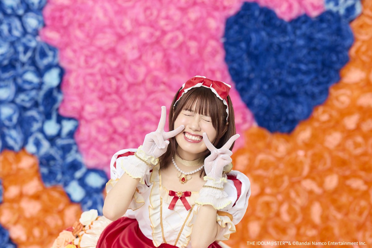 imas_CGofficial's tweet image. 🧵#デレミリ衣装展🪡
⌢⌢⌢
デレステ10thツアー
　メモブオフショット公開🎀
　　　　　　⌢⌢⌢
展示会では実物衣装を見ることができますよ✨ 
#喜多日菜子 役
#深川芹亜 さん

👇衣装展チケット先着にて受付中🌈
asobiticket2.asobistore.jp/booths/costume…