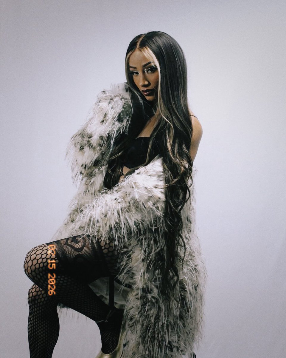 Hayley, The Savage tweet media