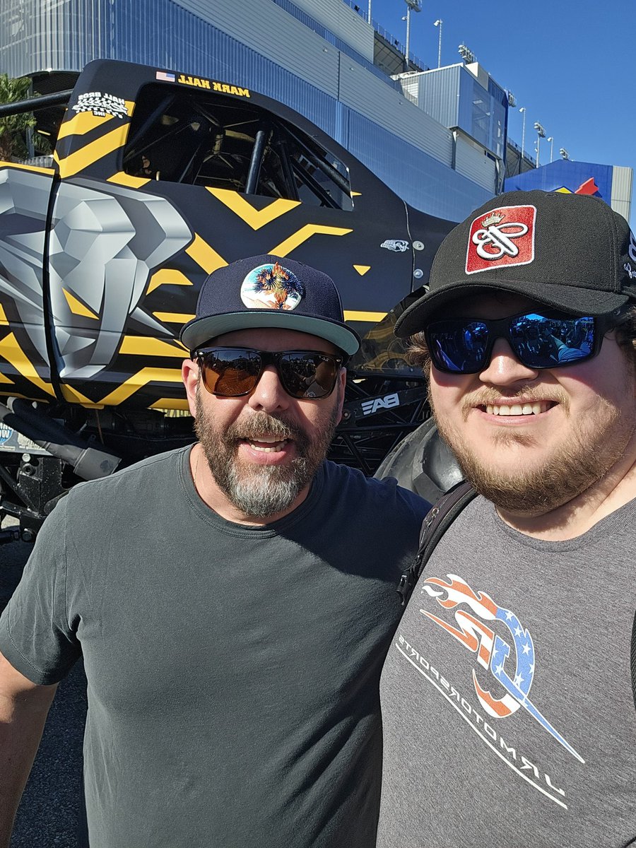 Alex Wells tweet media