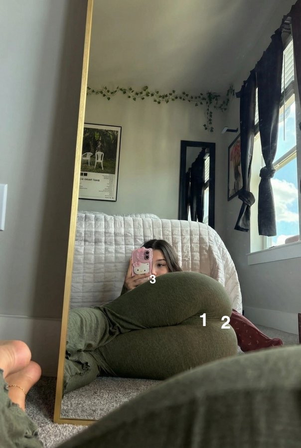 Sending k!!ttyy pics to everyone who picked 1
Reply "hey" for a DM