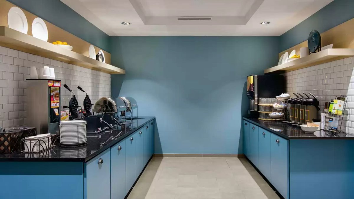 Springfield_CI's tweet image. At Country Inn &amp;amp; Suites by Radisson, Springfield, IL, enjoy a free hot breakfast to start your morning off right. From sweet to savory, there’s something for everyone before heading out to explore local attractions. bit.ly/4nIT1uw

#SpringfieldIL #BreakfastIncluded