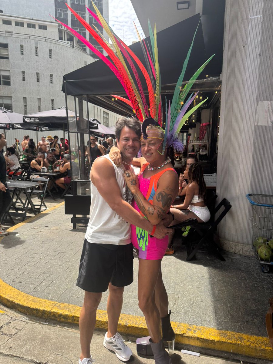 Jefferamires's tweet photo. É carnaval 🎊✨️🇧🇷🩷
#Carnaval2026 https://t.co/j7L4ordAID