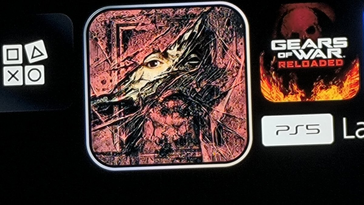 Why isn't this the image that appears when the game is installed on PS5? 🥲🥲🥲🥲 <a href="/BlooberTeam/">Bloober Team | Layers Of Fear OUT NOW on Switch 2</a> 

#LayersOfFear #LayersofFear3