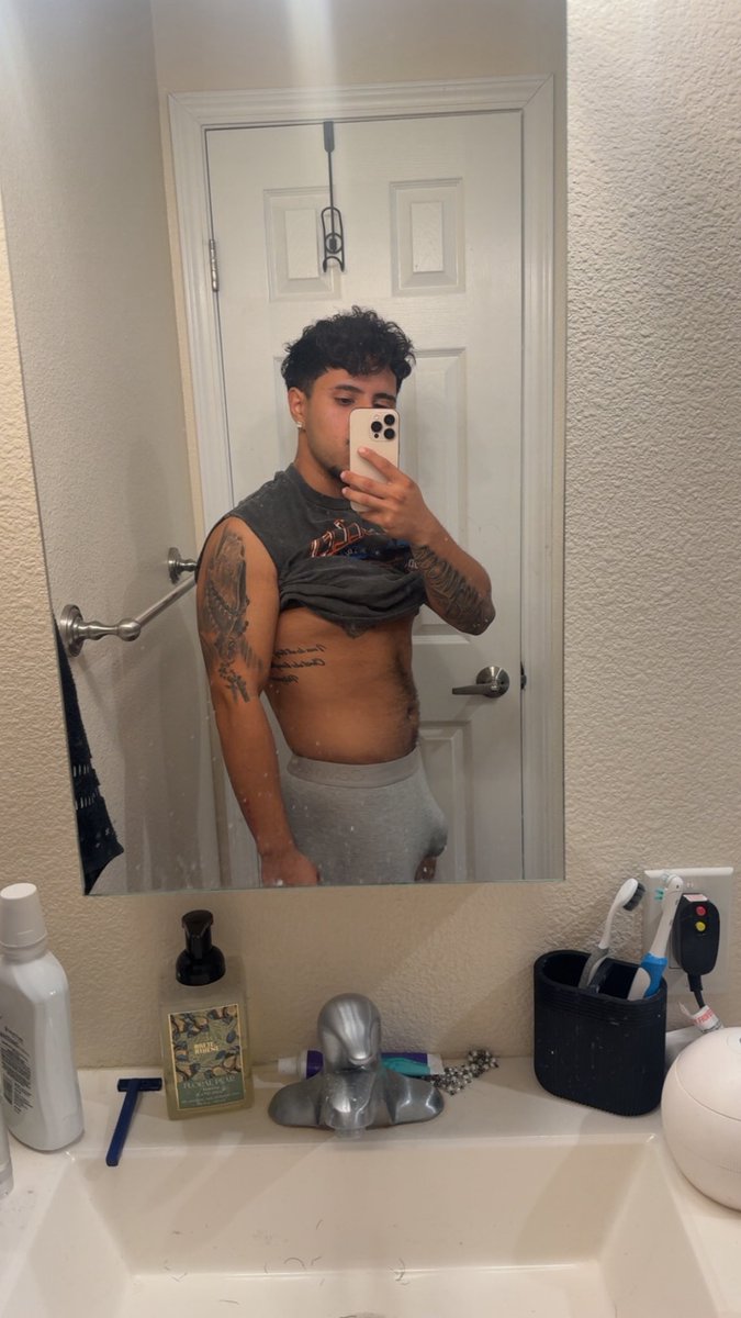 Alexandro tweet media