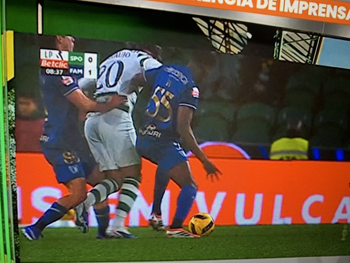 <a href="/NunoElfuser/">Gonçalo Santos</a> <a href="/souooliveirawd/">Diogo Oliveira</a> Se isto não é claro e óbvio… 🙄