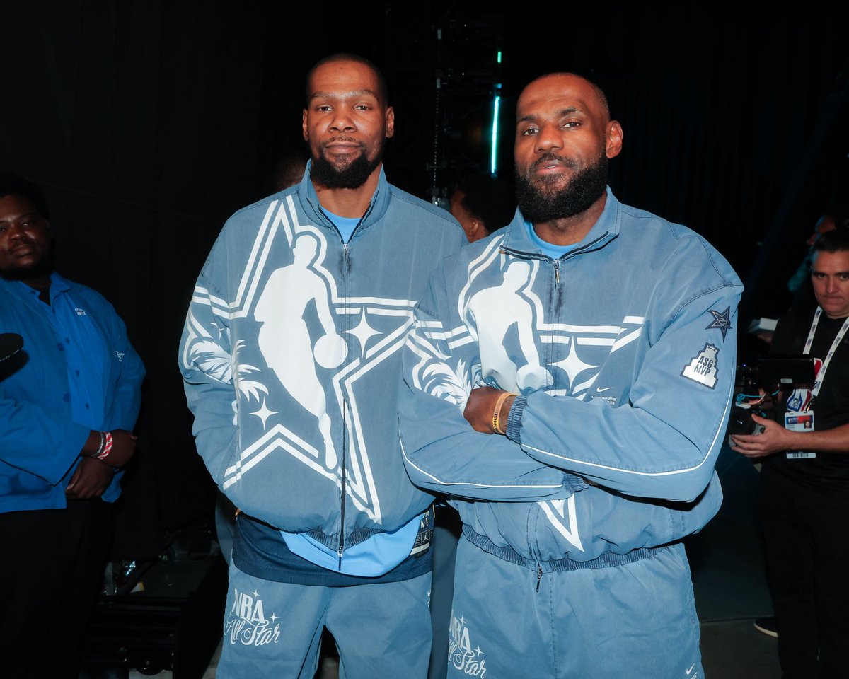 ComplexSports's tweet image. This pic is legendary 🥶👑🐍