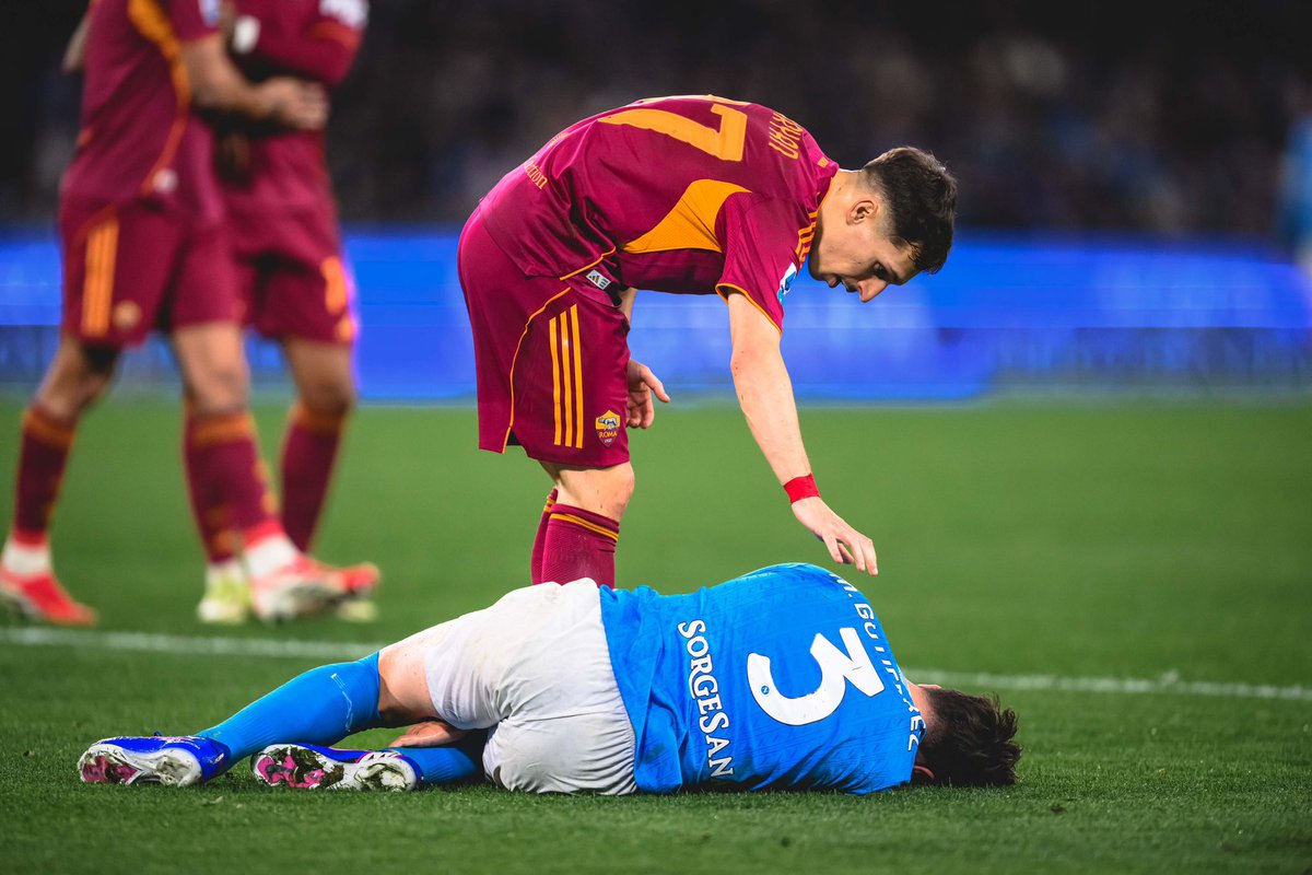 BryanZaragoza_'s tweet photo. Punto importante fuera de casa ante un rival muy duro y primera conexión 🇪🇸x🇳🇱 en el partido de hoy…

Gracias a todos los aficionados desplazados por su apoyo en el Stadio Diego Armando Maradona 🙏🏼

Nos vemos el domingo en casa para seguir sumando. Daje Roma!!! 💛❤️ https://t.co/5VCw0KqUVM