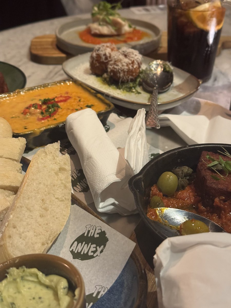 ikeafaery's tweet photo. all of this slapped btw https://t.co/EJn16cmNry