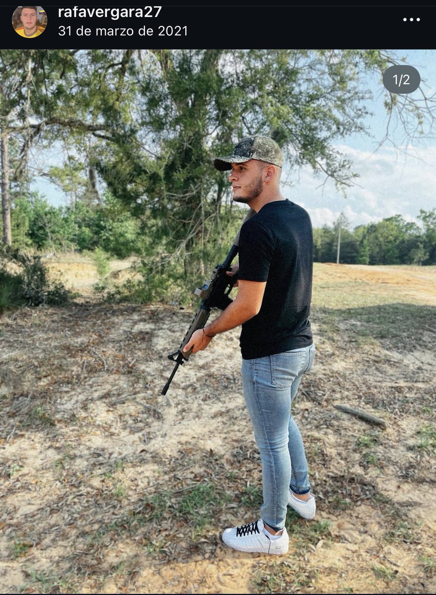 AlexaRochi__'s tweet image. Al hijo de la Congresista Ángela no le sirvió posar de pro Trump