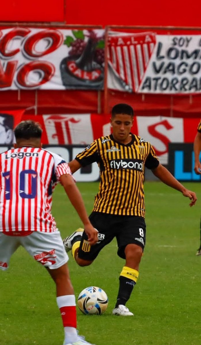 En lo que fue su debut en el torneo, Almirante Brown igualó sin goles frente a Los Andes en el estadio Eduardo Gallardon.
Partido trabado, con pocas situaciones y con un esquema que paró Alonso que no le funcionó ofensivamente.