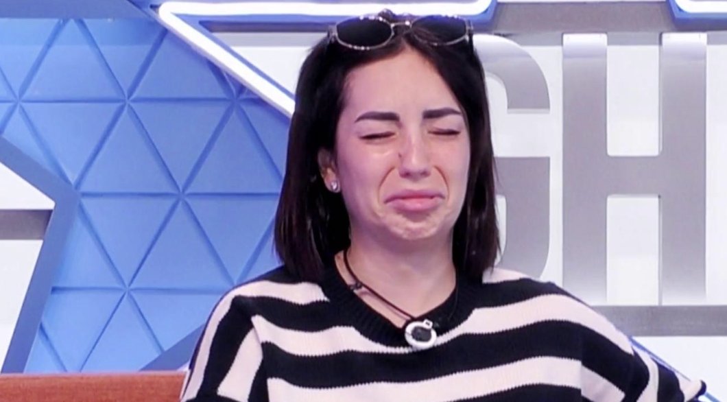 Cuando termina un reality intento pasar pag. y a otra cosa.
Esta pájara me lo está poniendo muy difícil, es mala a rabiar y ma va a ser difícil olvidarla!
#GHDúoCuentas6 
#GHDúo15F
#GHDúo16F