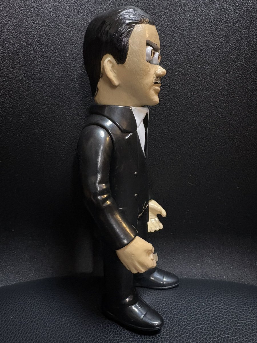キムラトイ さんの、#ロボット長官。今迄にもさまざまなところから