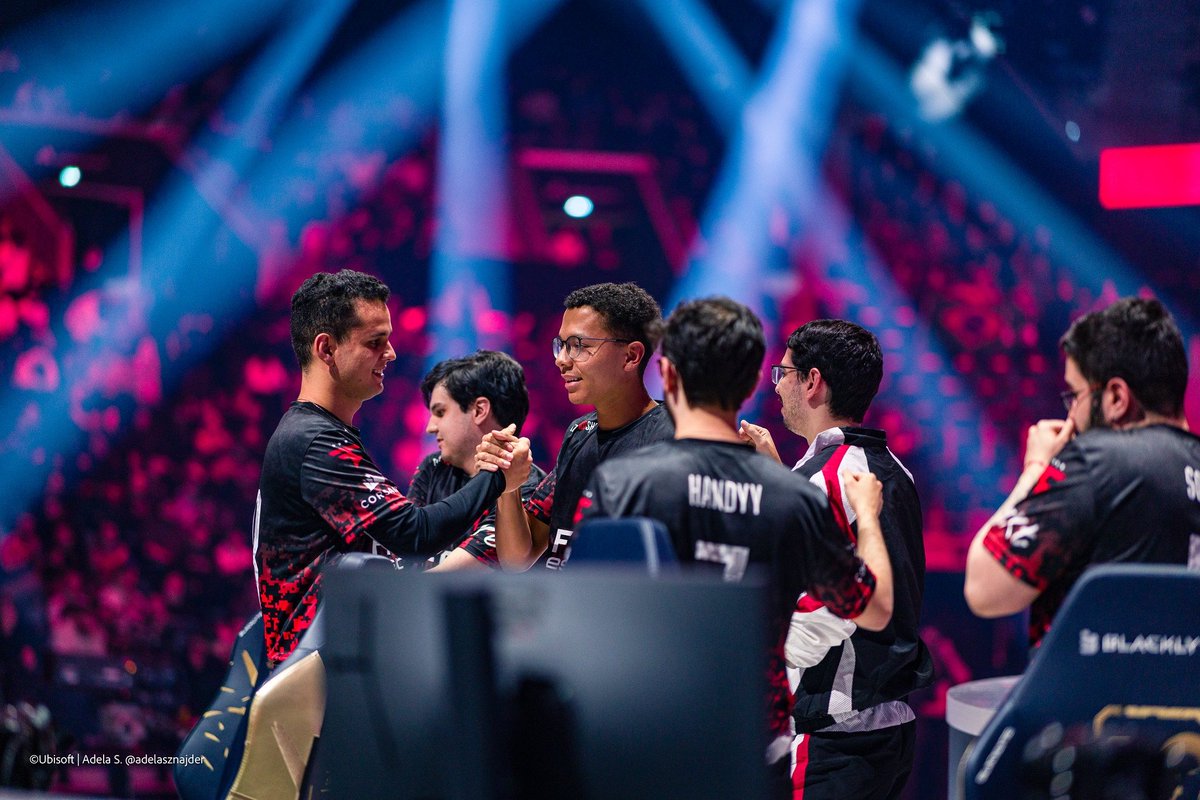 AnalisesR6's tweet photo. KILLS EM PLAYOFFS TIER-S (PL, SI, Major)

1. 🇧🇷 @cyberzeraR6 1189
2. 🇧🇷 @soulz05 1031

KILLS EM INVITATIONAL

1. 🇧🇷 @cyberzeraR6 1384
2. 🇧🇷 Paluh 1256
3. 🇧🇷 @soulz05 1102

KILLS EM EVENTOS TIER-S (PL, SI, Major)

1. 🇧🇷 @cyberzeraR6 2321

KILLS EM FINAIS TIER-S

1. 🇧🇷 @cyberzeraR6 257

KILLS EM FINAIS DE SI

1. 🇧🇷 @handy_R6 153
2. 🇧🇷 @cyberzeraR6 144
3. 🇧🇷 @KDS_r6 119
4. 🇧🇷 @VITAKIR6s 109
5. 🇧🇷 @soulz05 102

FAZE ERA