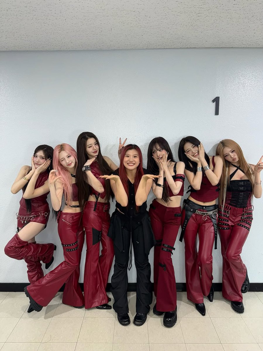 ivepics_'s tweet photo. __nara_I_ instagram update with #IVE #아이브 https://t.co/Z1xr9xan6i