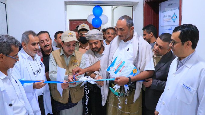 بينما يتباكى المرجفون خلف الشاشات، كان الوزير عبدالجبار <a href="/AbdaljparAhmed/">عبدالجبارأحمد🇾🇪</a> يدشن العديد من المشاريع في الحديدة ، الوزارة تحول ما يتوفر من إيرادات لخدمة الشعب وبناء مشاريع استراتيجية تكسر الحصار.

#إنجازات_وزارة_المالية
#وزير_المالية_يبني_والعدوان_يهدم
#رواتبنا_في_البنك_الأهلي_السعودي