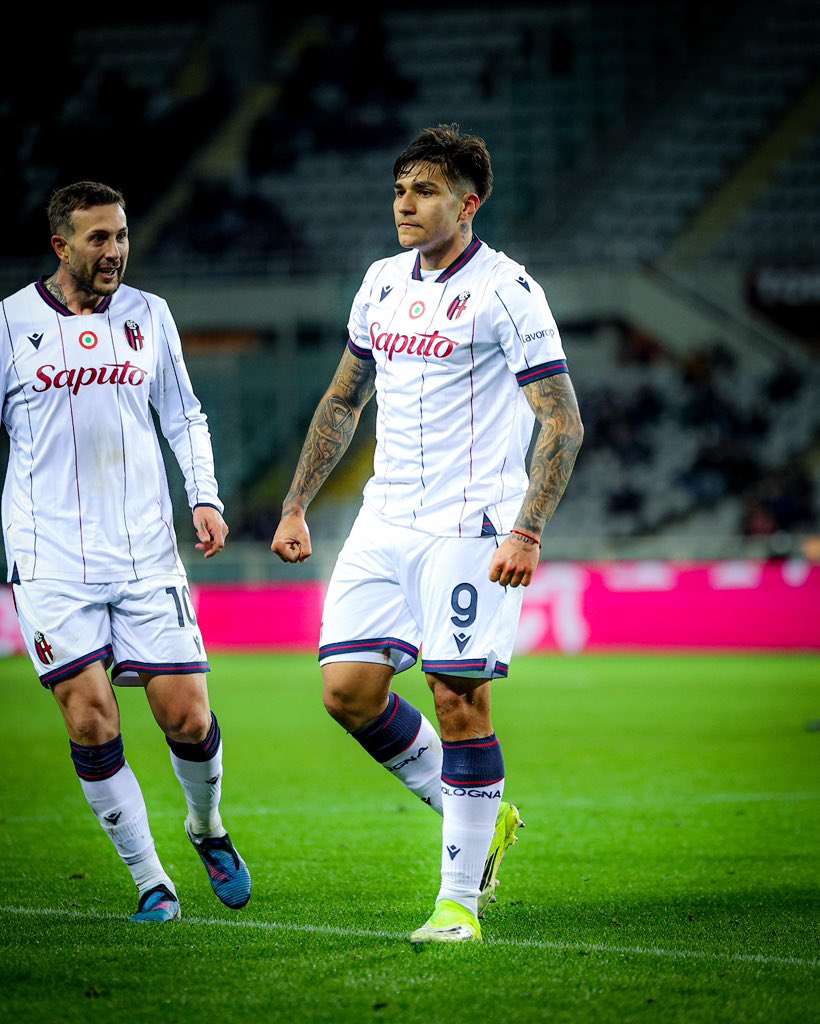 santicastro04's tweet photo. Avanti insieme❤️💙 https://t.co/0qa3RqcDWM