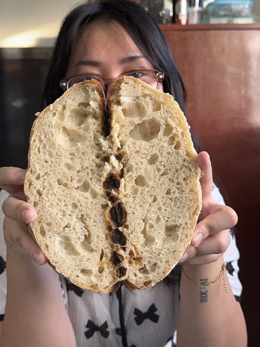 clemqtie's tweet photo. after two failed attempts.. third time is really the charm!! 💖 finally able to achieve those crumbs on my #sourdough breaddddd! created using my 1 month old starter, Tina! 😭🍞 https://t.co/7Fe2jt2S9s