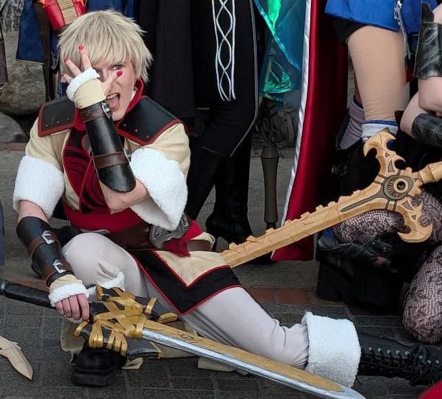 Omg a hit tweet play hundred line