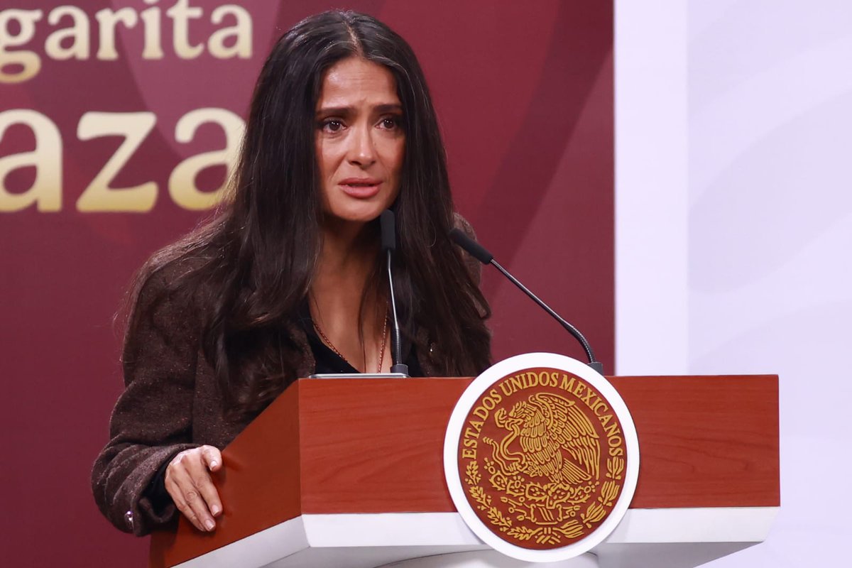 Politicmemesmx's tweet photo. Dime que te vendiste sin decirme que te vendiste... 🙄 🙄
Qué no está viendo como está Coatzacoalcos en donde nació? O todo México?
Asco de vieja... 🤮
#SalmaHayec #NarcoPresidenteClaudia https://t.co/N5pZXxe3zD