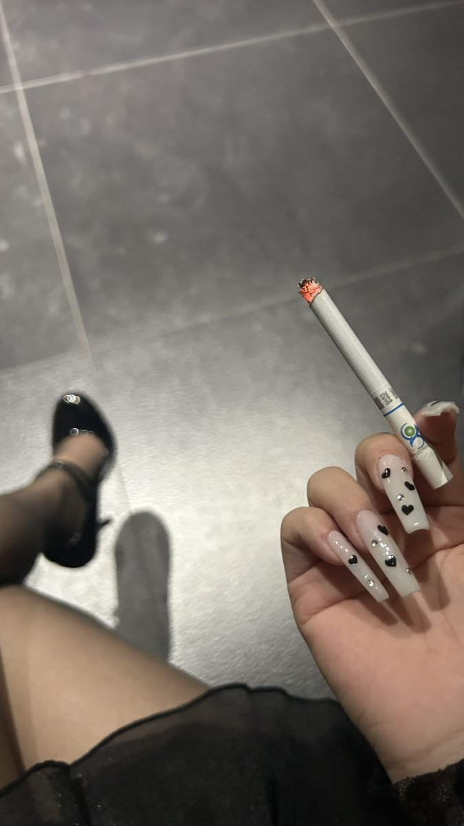 Drunk0314's tweet photo. 老子烟灰缸呢？#S #暴力调教 #四爱 #4i https://t.co/5qtkN7BLZL
