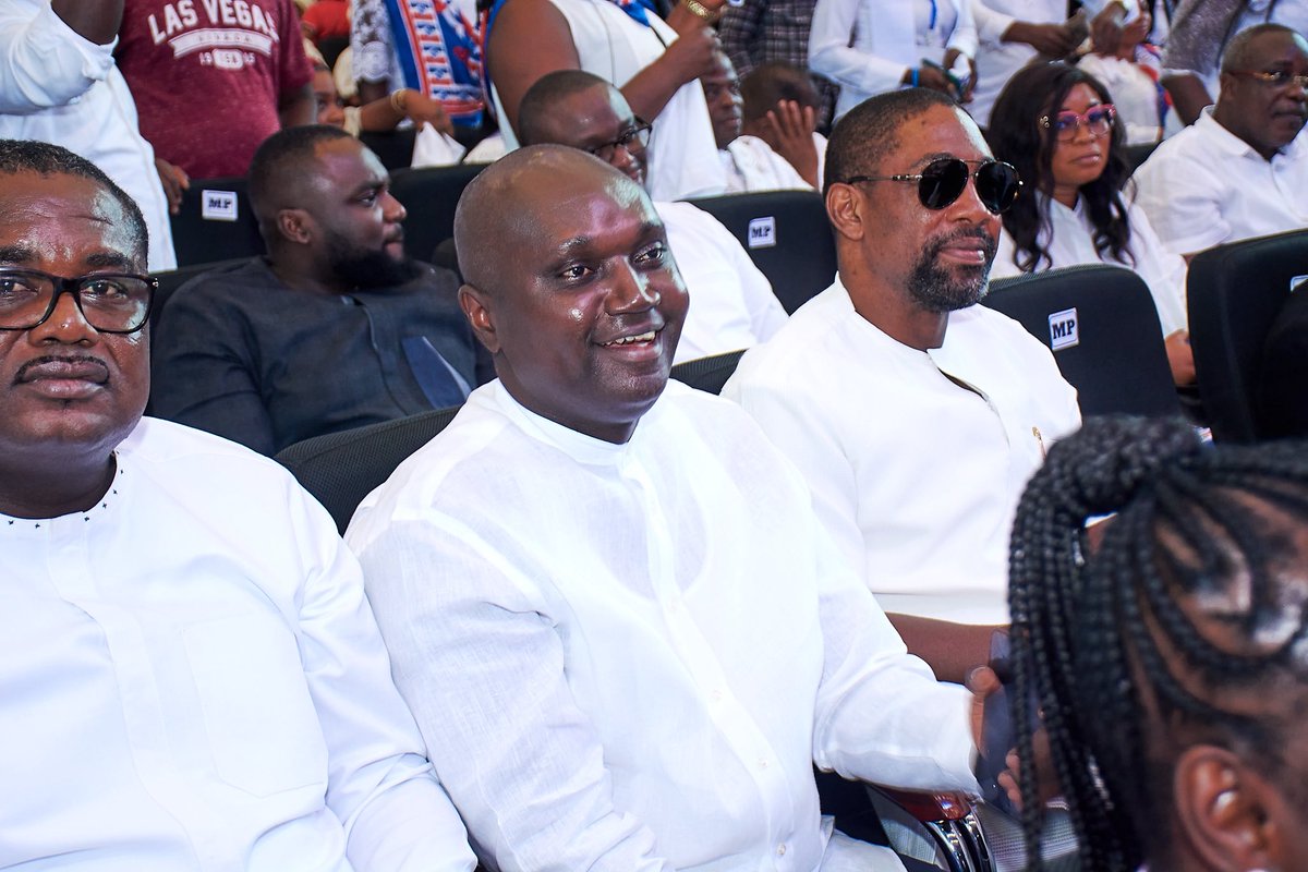 CharlesOwiredu3's tweet image. Thanksgiving first. Politics after. 🙏🏾🇬🇭
#NPP #ThanksgivingService #UPSA