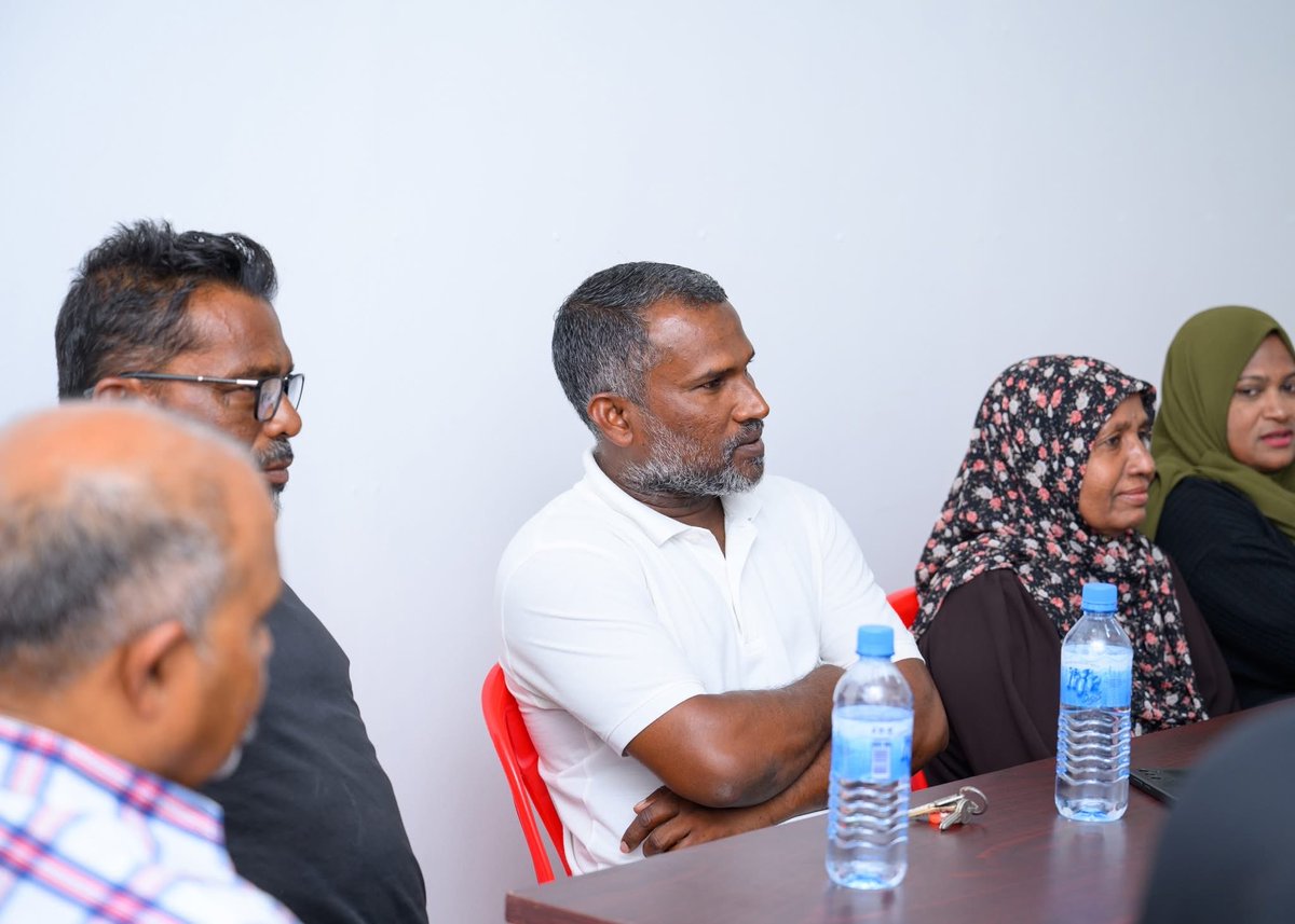 ތިނަދޫ ސިޓީ އުތުރު ދާއިރާގެ ކެމްޕެއިން ޓީމް އަދި ކެންޑިޑޭޓުންނާއި، ކޮންގްރެސް ޕާޓީގެ ފަރާތުން ގދ އަތޮޅަށް ކަނޑައަޅުއްވާފައިވާ ޑެޕިއުޓީ ލީޑަރ,  އަހުމަދު މުބީން ބައްދަލުކޮށް މަޝްވަރާކުރެއްވުން

#VotePNC 
#LCE2026 
#ThinadhooCity  
#DhiveheengeRaajje 
#CongressPartyMV