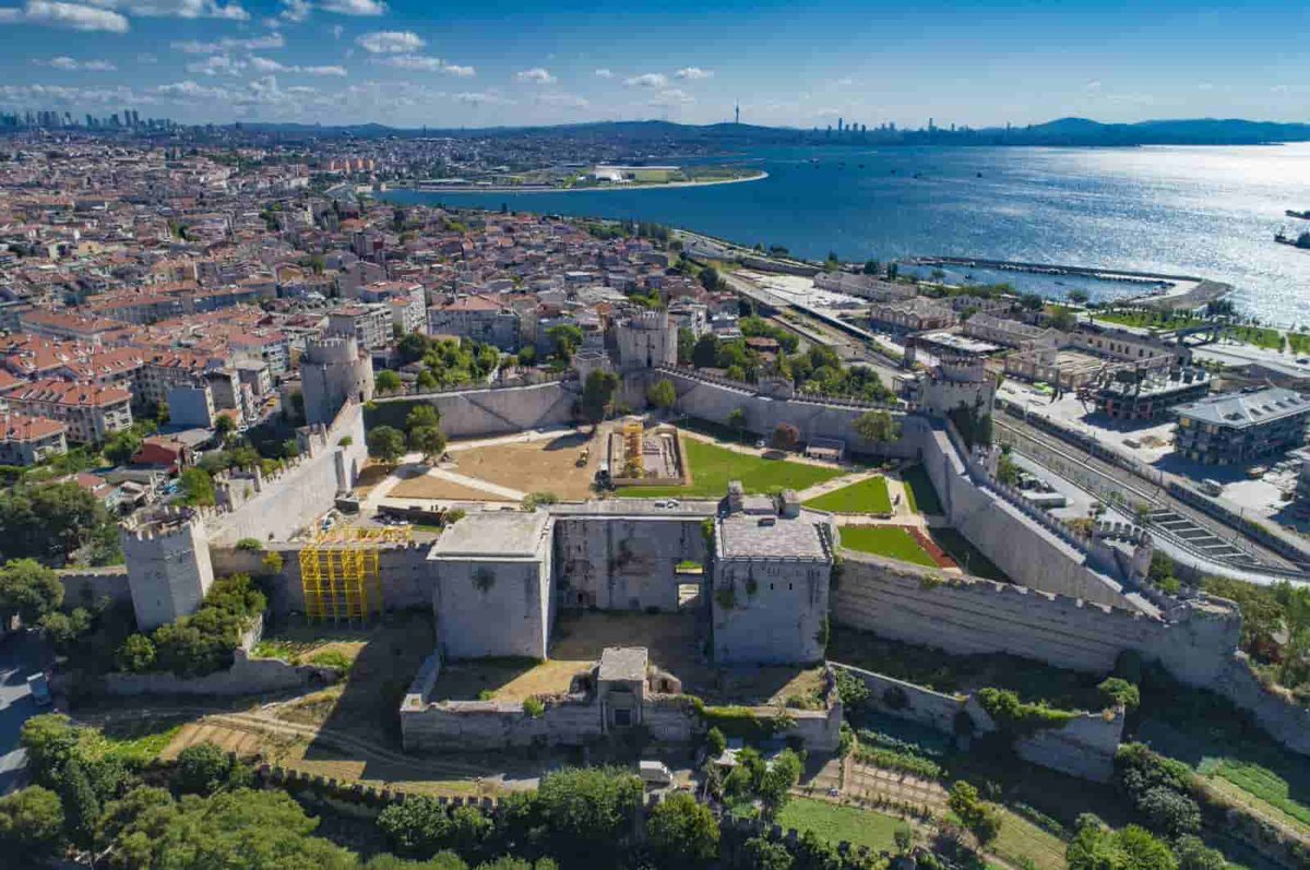 excursionturkey's tweet photo. From the glory of Suleymaniye to the legend of Yedikule Fortress—

One tour, a thousand years of history in the heart of Istanbul ✨

Book now and let history speak to you 👇

🔗 https://t.co/28x5nAobku

#Istanbul #TravelTurkey #Suleymaniye #Yedikule https://t.co/uYrI6cYVMq