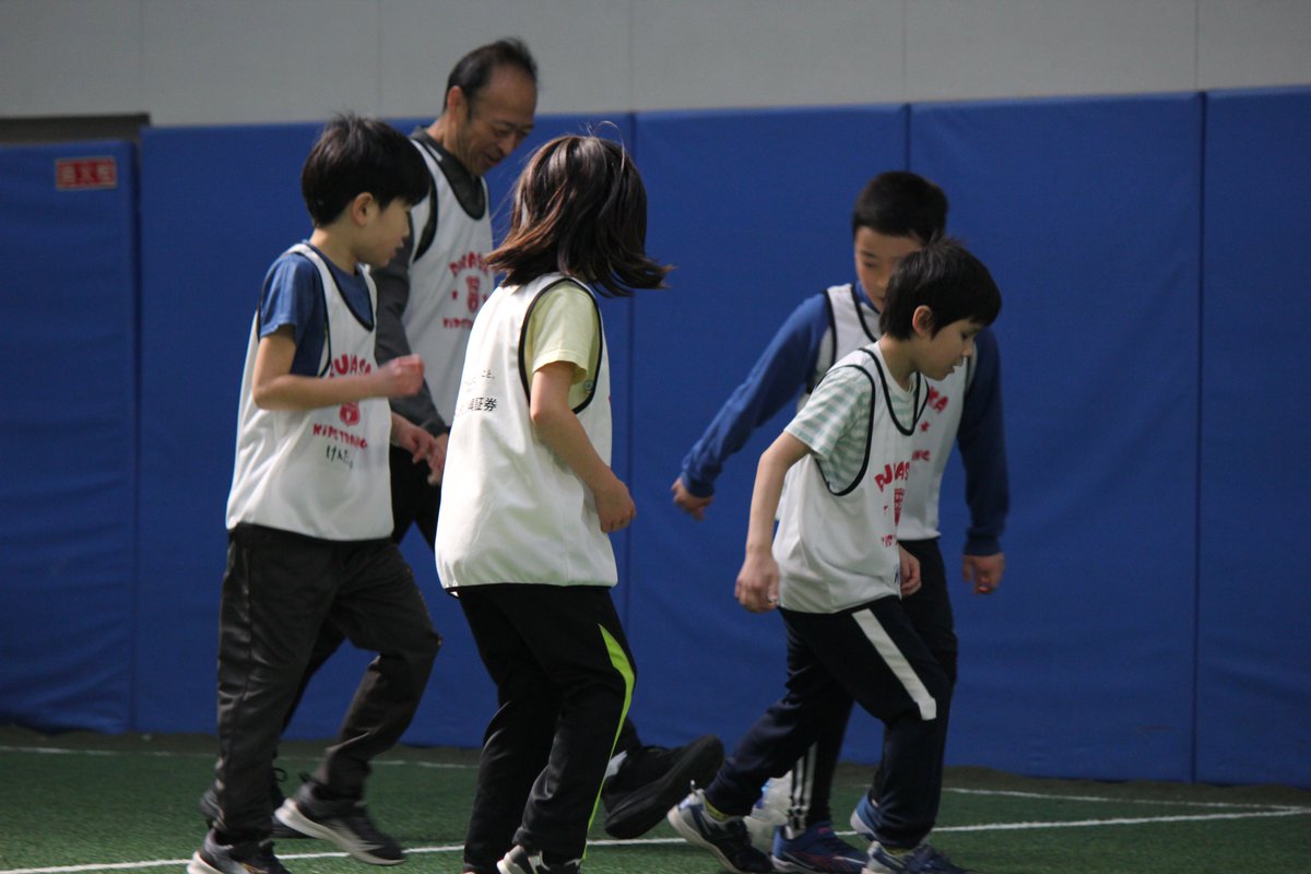 ／
 パラサポ編集部が行く！🏃💨
＼

SMBC日興証券 ブラサカ・キッズトレーニングに行ってきました🎵

子どもたちのサッカー技術の向上や競技人口の拡大を目的として関東・関西で開催されているそうです✨

「楽しかった～！」と言いながらご両親の元にかけよる子どもたちの姿が印象的でした☺ https:
