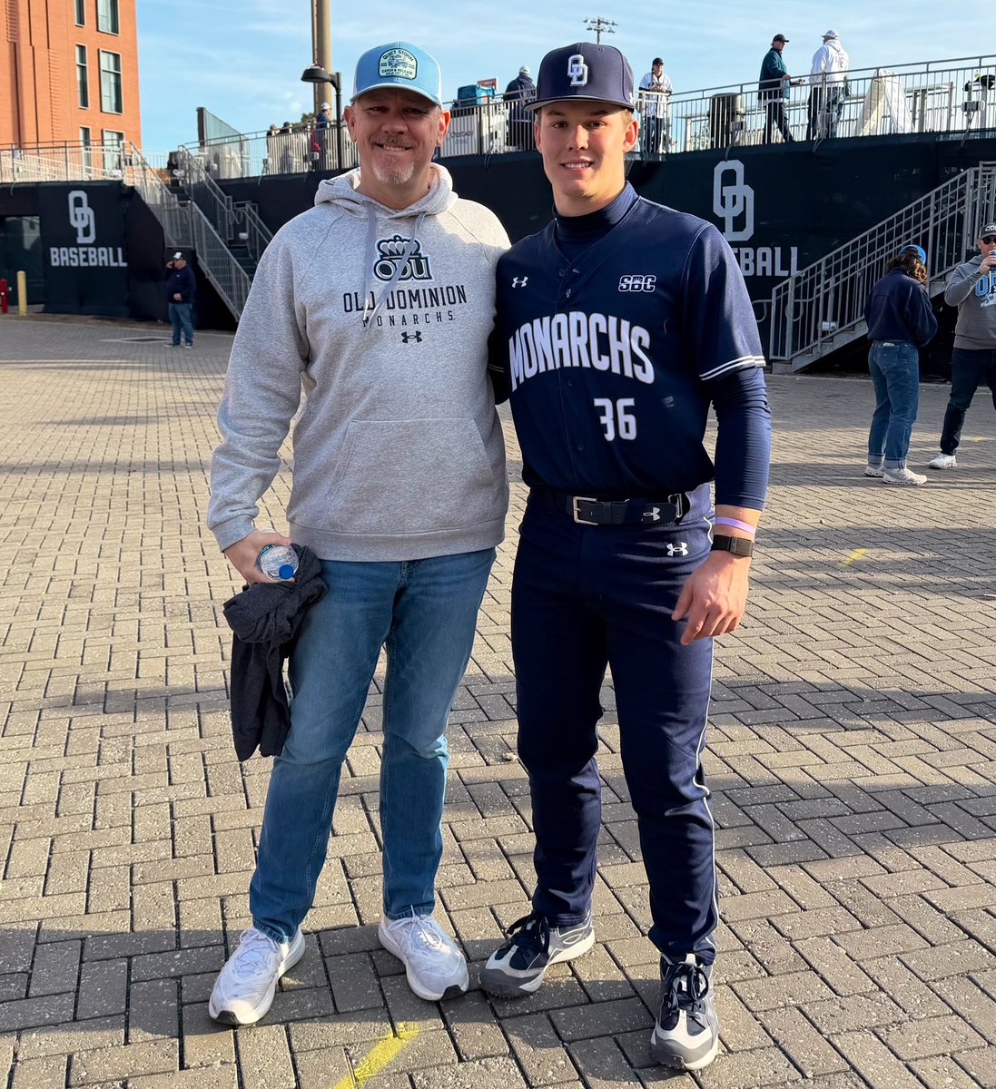 Jon Hand tweet media