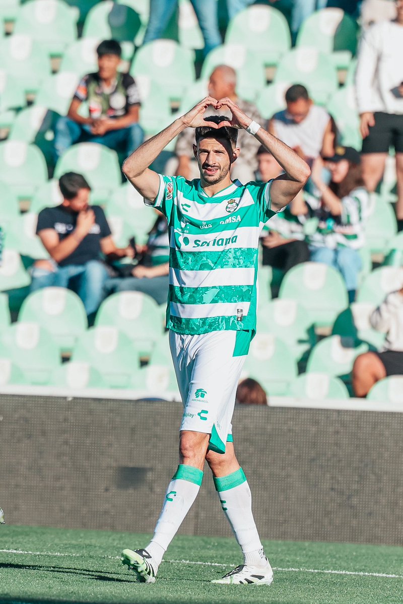 ¡¡GOOL DE CLUB SANTOS LAGUNA!! ¡¡GOOL DE LUCAS DI YORIO!! ¡¡YA LO GANA EL GUERRERO!! ¡¡SANTOS LAGUNA 1-0 MAZATLÁN!! 

Santos Laguna 1-0 Mazatlán. Lucas di Yorio desde los once pasos le da la ventaja a los guerreros 

Llega a su 3era anotación en liga mx

Minuto 24’ al momento ⏱️