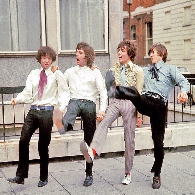 crockpics's tweet image. Pink Floyd high-stepping through London in 1967. Photo by Vic Singh