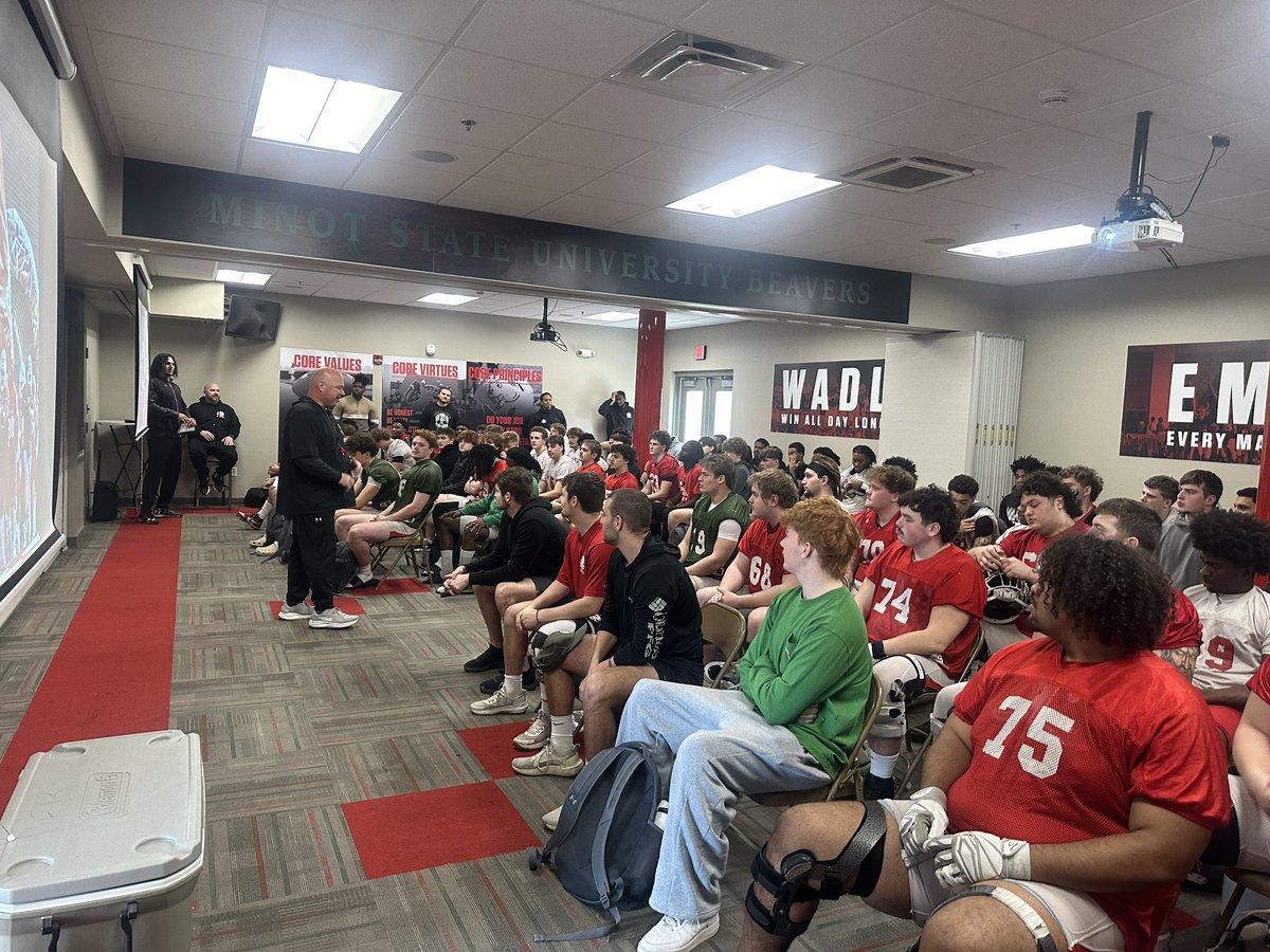 Spring ball day number one ☝️🦫🏈